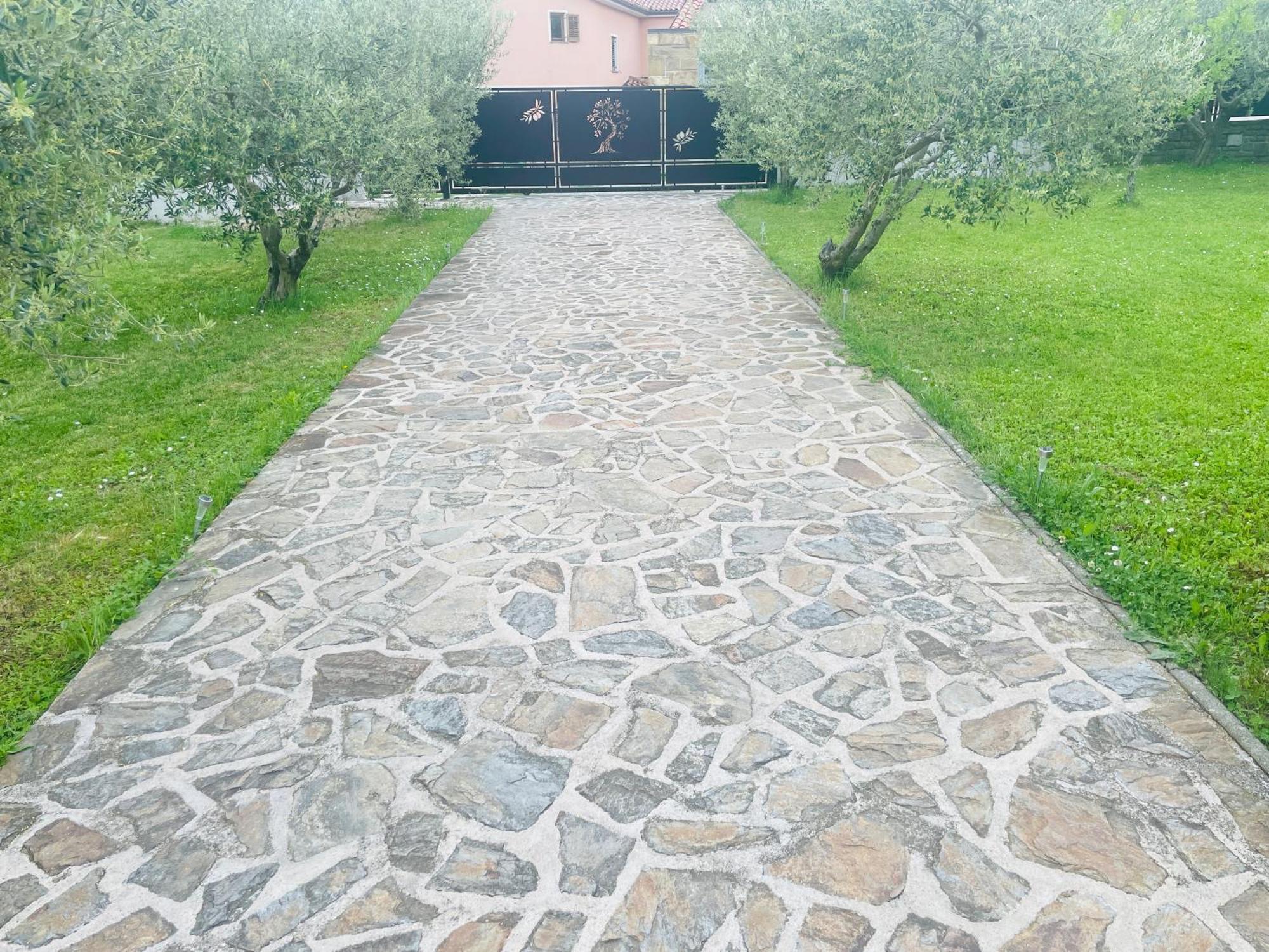 Paradise Villas With Swimming Pool Koper Exterior photo